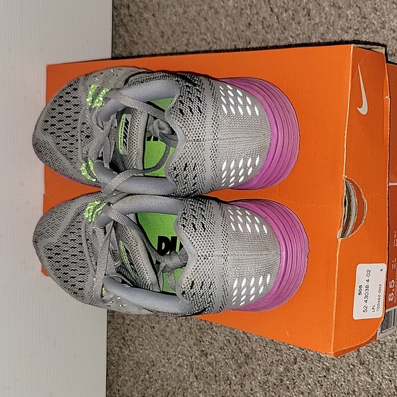 Nike running shoes womens 8.5 - Picture 4 of 5
